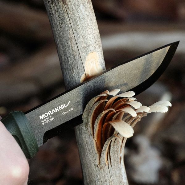 Garberg Black Blade with Polymer Sheath © Green - Image 3